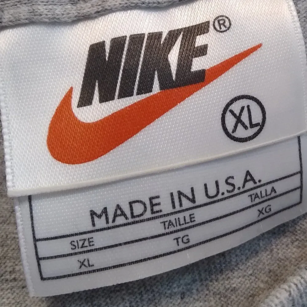 Vintage Nike Basketball Green Bay Wisconsin T-Shirt